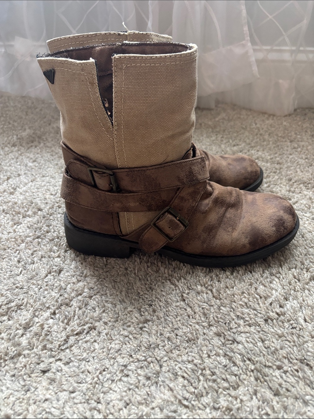 Roxy Canvas Buckle Boots size women’s 9